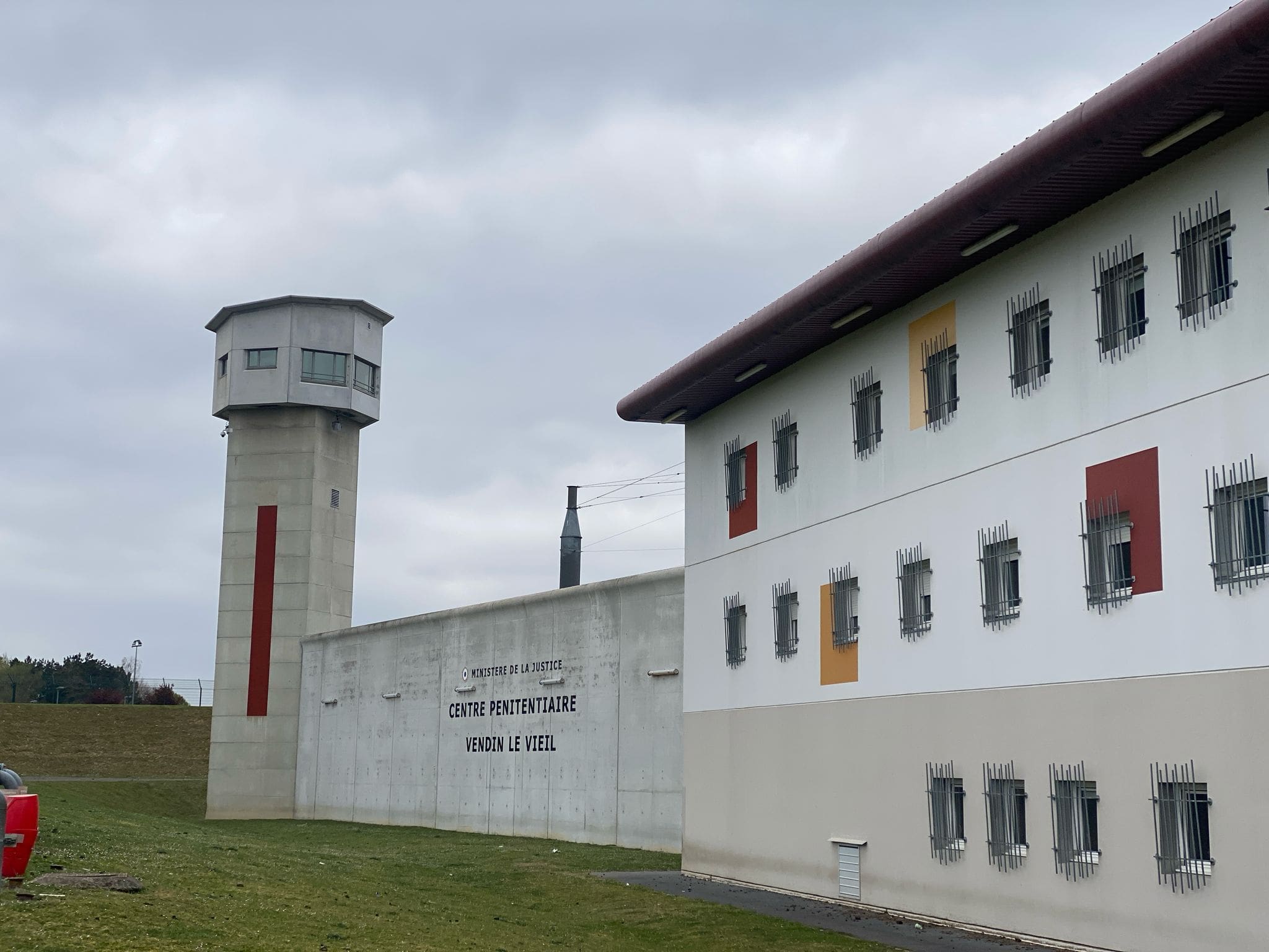 Vendin-le-Vieil : téléphones saisis et drones repérés malgré la prison « ultra-sécurisée »