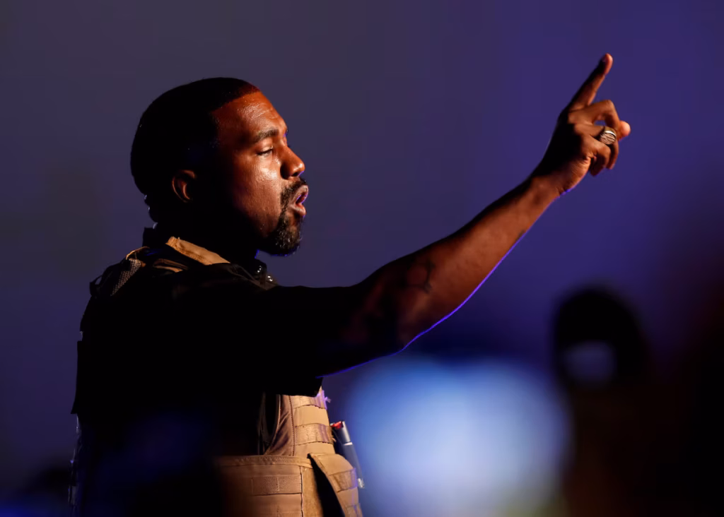 L’Australie expulse Kanye West après la sortie de sa chanson controversée « Heil Hitler »