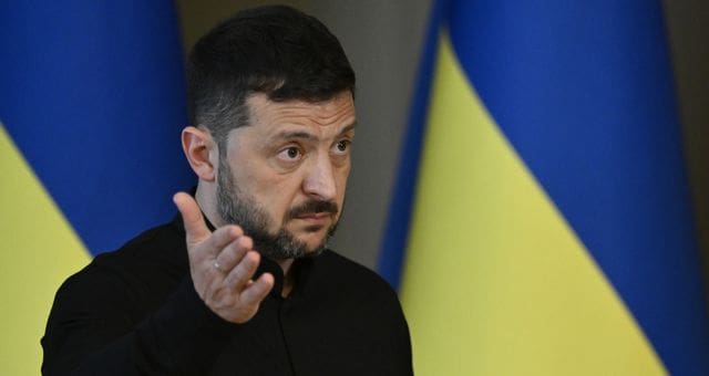 Zelensky fixe un objectif ambitieux : produire la moitié des armes ukrainiennes localement d'ici six mois