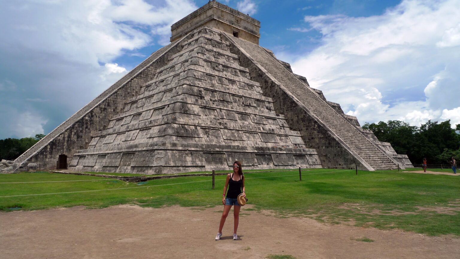 Notre reporter Jessica Pierné sur le site maya de Chichén Itzà. (Jessica Pierné)