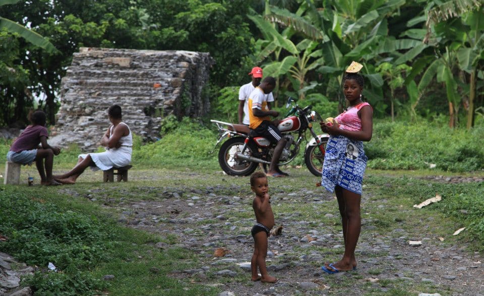 205950_10151429274668223_992818979_N