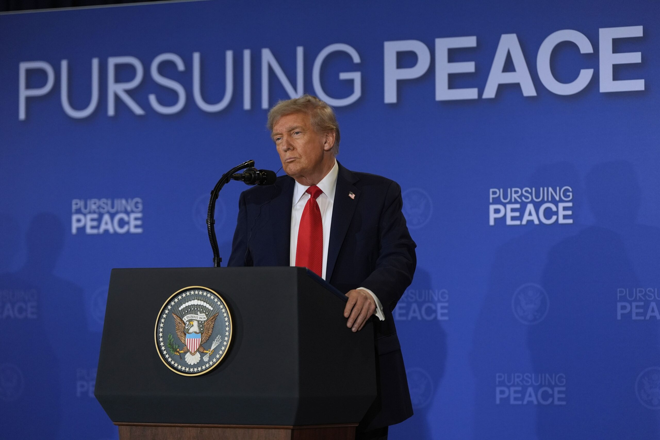 Reportage Photo – Images Fortes De La Conférence De Presse Trump-Poutine En Alaska Ap Photo/Julia Demaree Nikhinson