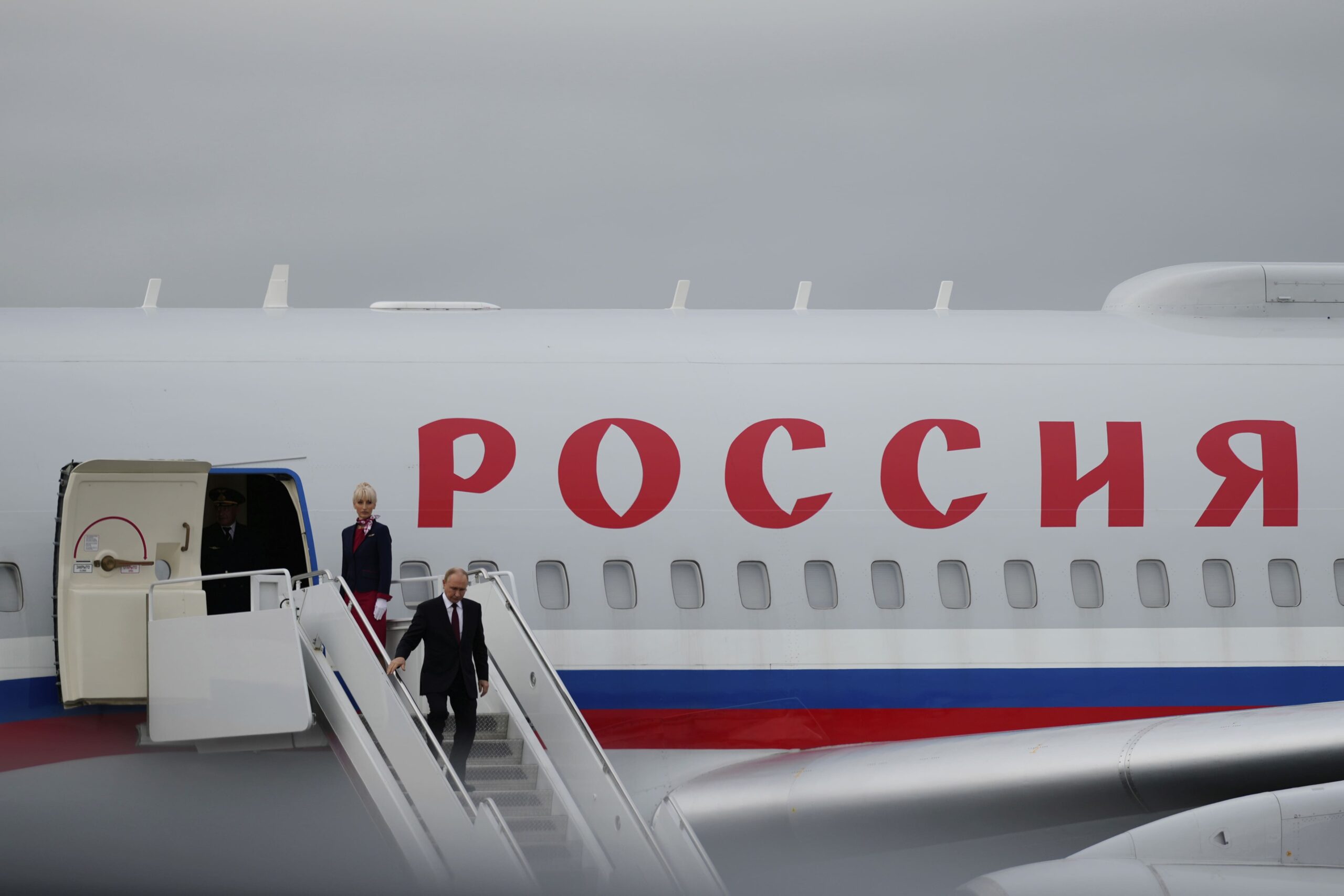 Reportage Photo – L’arrivée De Poutine Et De Trump En Alaska Pour Leur Rencontre Ap Photo/Julia Demaree Nikhinson