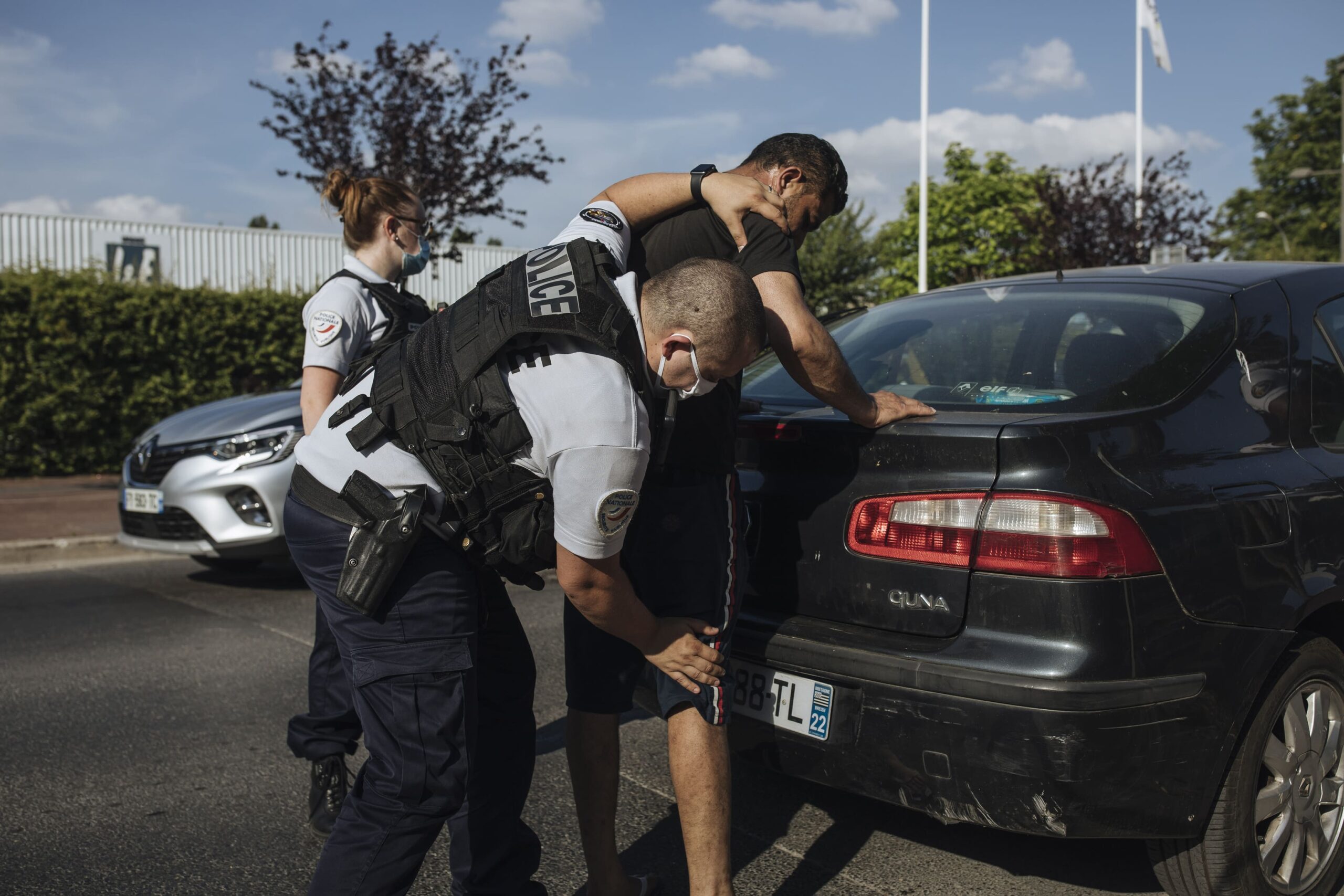 Insolite - Ivre au volant, un père interpellé avec 3,40 g/l, une bouteille de pastis ouverte et son fils de 9 ans à l’arrière