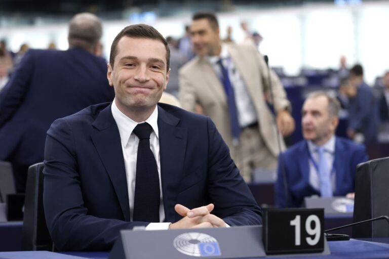 Sondage : le RN largement en tête en cas de dissolution de l’Assemblée nationale. (AP/Jean-Francois Badias)