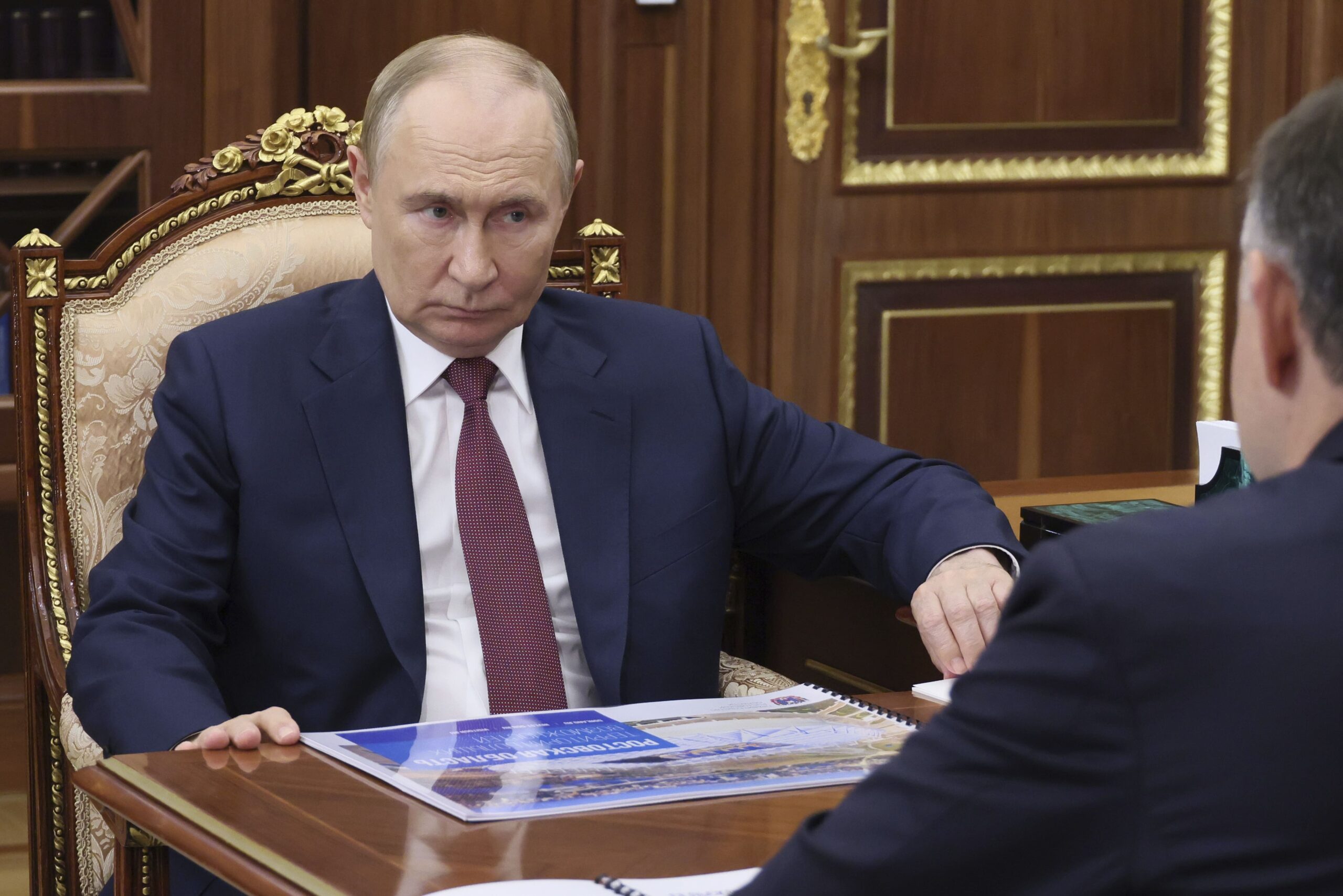 VIDÉO - «Zelensky n’est pas légitime à négocier et signer d’accord » estime Poutine