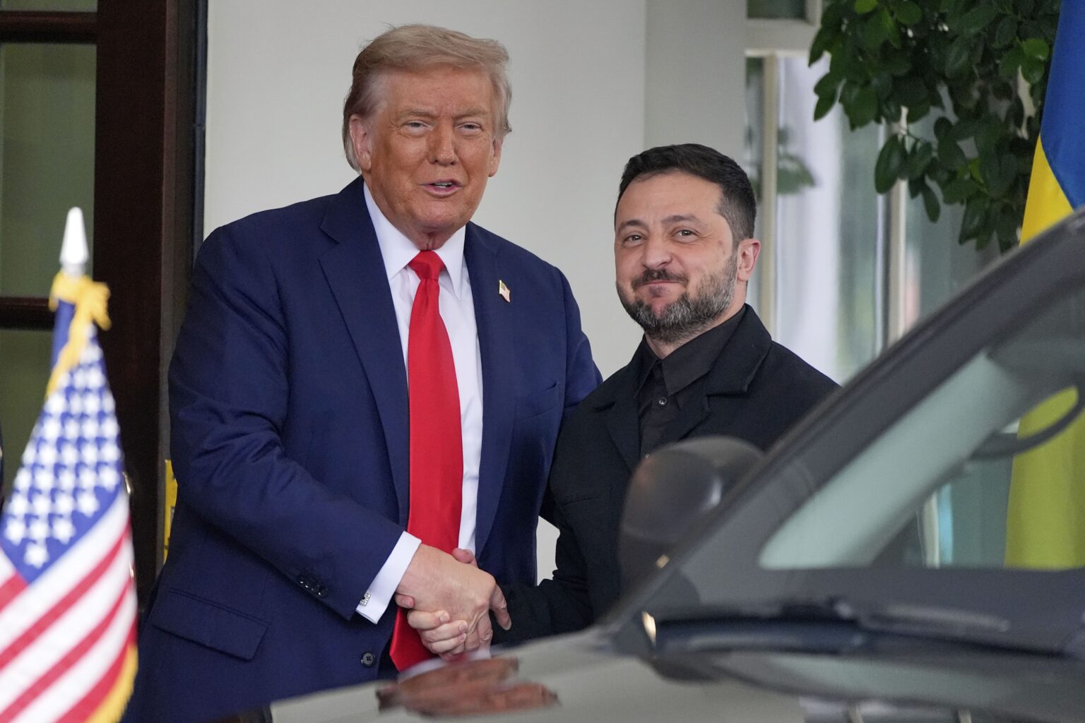 REPORTAGE PHOTO - L'accueil solennel de Volodymyr Zelensky par Donald Trump à la Maison-Blanche