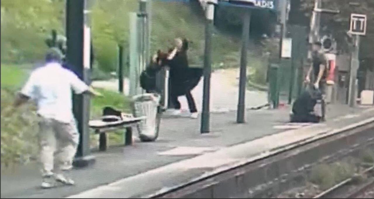 Agression dans les Yvelines : une tenue « manga » aurait déclenché des violences sur le quai d’une gare