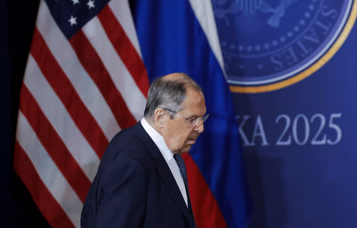 Après l’échec du sommet de l’Alaska, Lavrov consulte Ankara et Budapest
