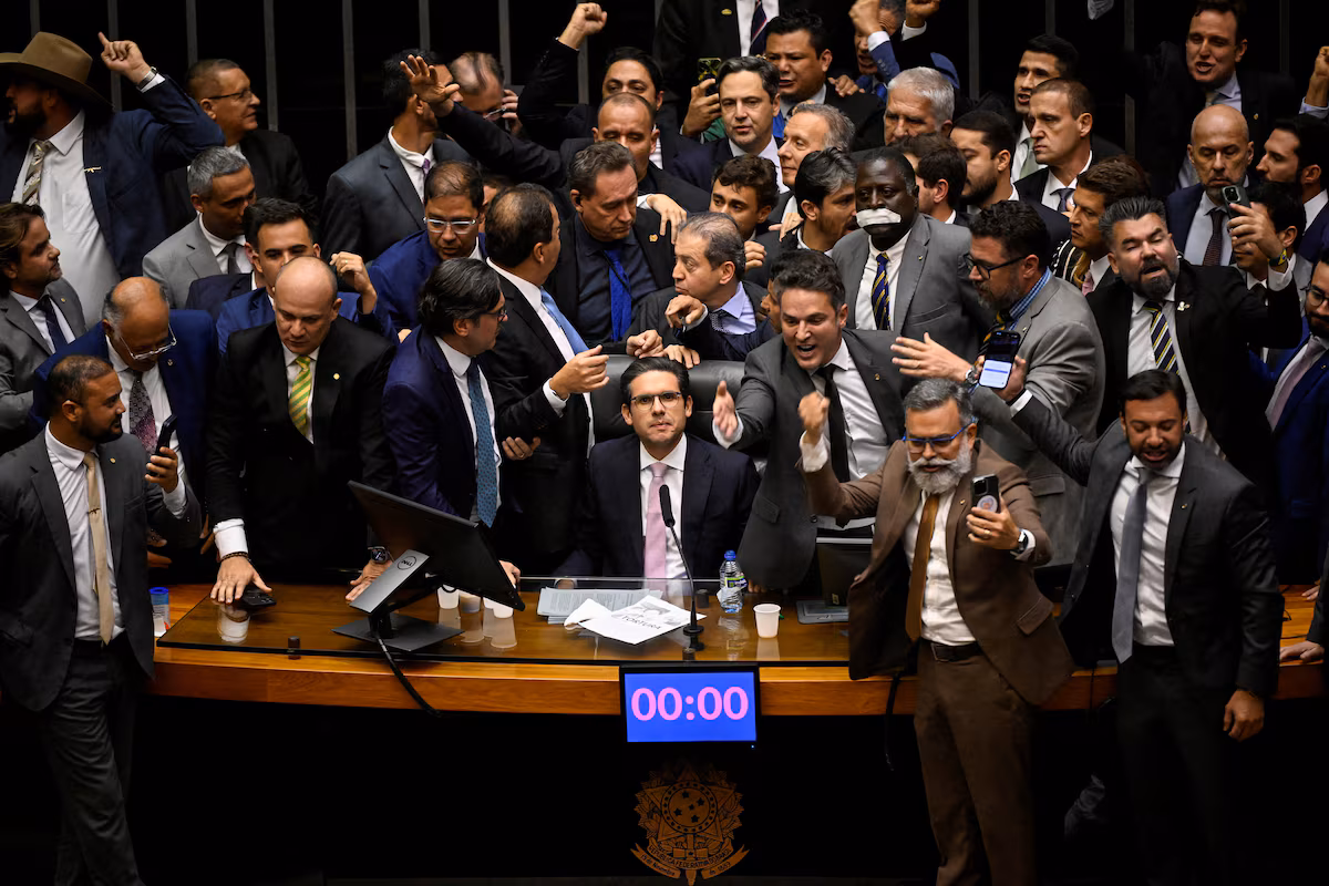 Bolsonaro fait appel de son assignation à résidence imposée par la Cour suprême