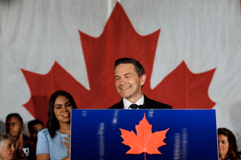 Canada : Pierre Poilievre retrouve un siège au Parlement et défie Mark Carney sur les tarifs douaniers