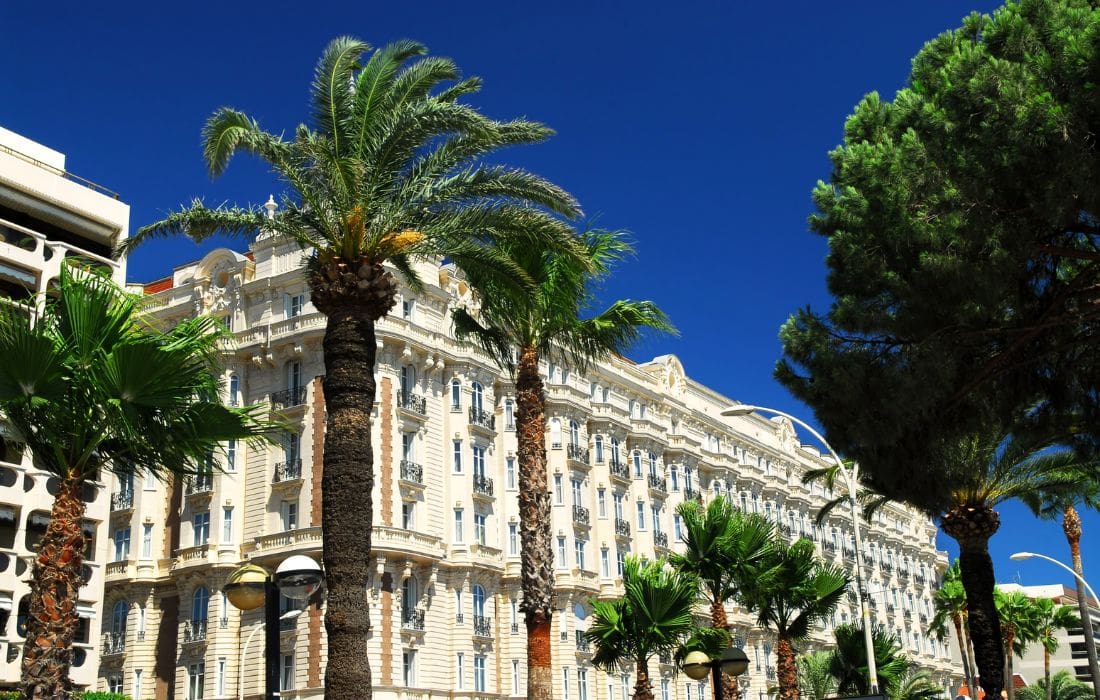 Cannes expulse ses hôtels fantômes : une traque en plein cœur de la ville