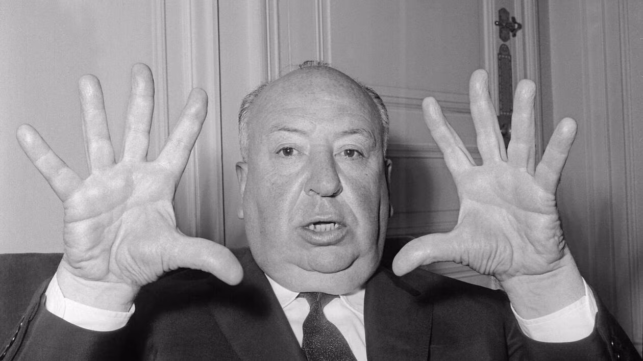 C’était un 13 août : Naissance d’Alfred Hitchcock, maître du suspense