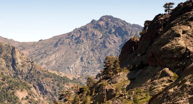 Coincé dans le vide sur le GR20, il est retrouvé sain et sauf au cœur de la nuit
