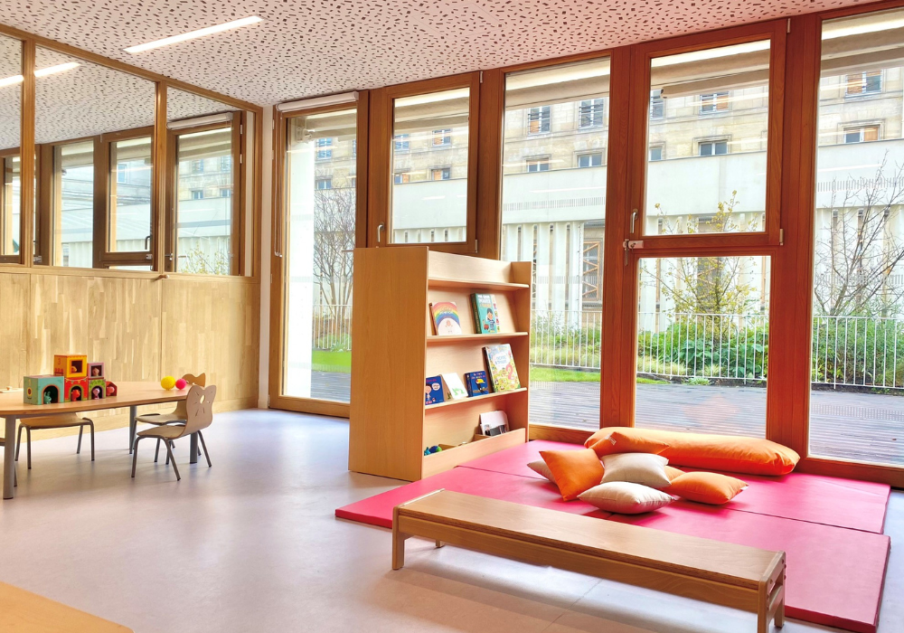 Crèches parisiennes : plus de places à la rentrée, mais toujours des familles sur le carreau