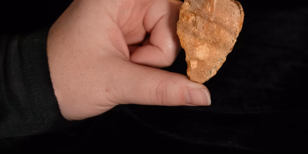 Découverte en Indonésie d’outils vieux de 1,5 million d’années, possibles traces des plus anciens hominidés de Wallacea