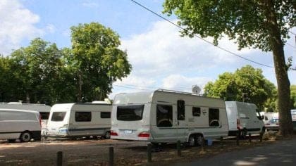 Départ forcé des gens du voyage à Muret : le camp géant de caravanes s’ébranle enfin