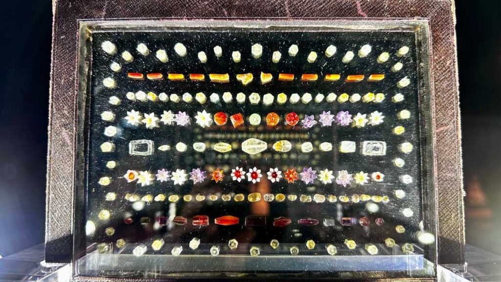 Des pierres précieuses bouddhistes rapatriées en Inde après une vente avortée chez Sotheby’s