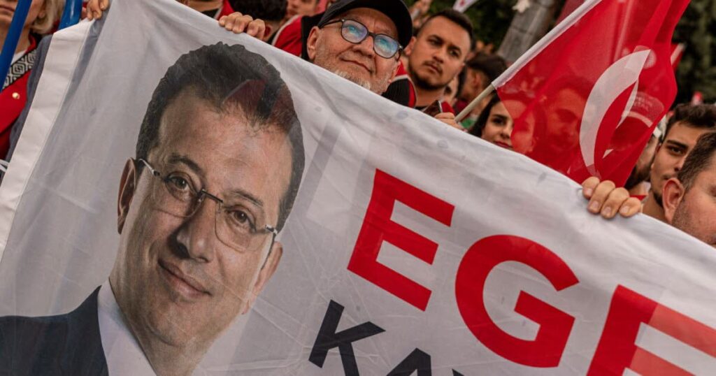 En Turquie, une maire de l’opposition rejoint le parti d’Erdogan en pleine vague de répression