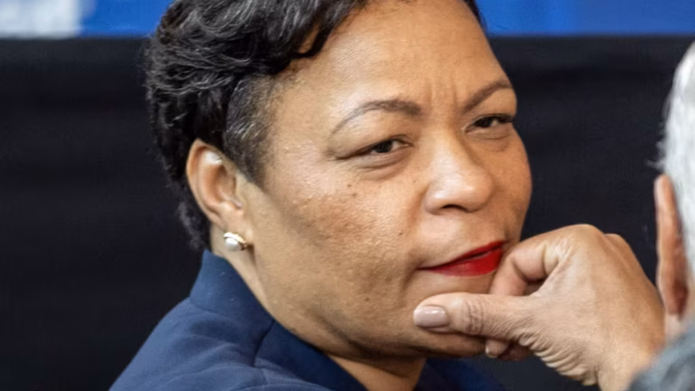 États-Unis : la maire de La Nouvelle-Orléans inculpée dans une affaire de fraude et de relation dissimulée avec son garde du corps