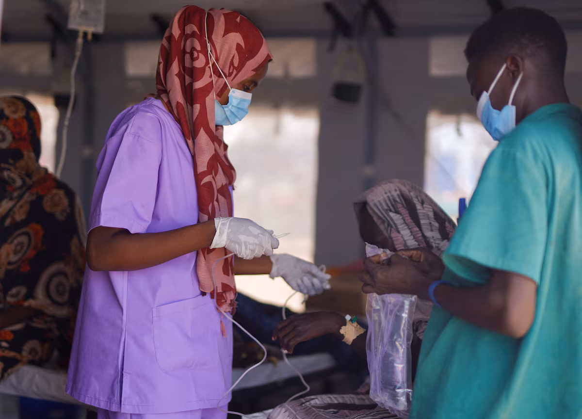 Famine, choléra, exode : le Soudan plongé dans une crise humanitaire sans précédent, alerte l’OMS