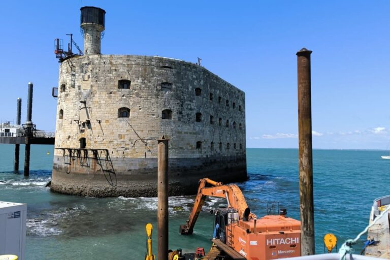 Fort Boyard en péril : un chantier de sauvetage inédit lancé en pleine mer