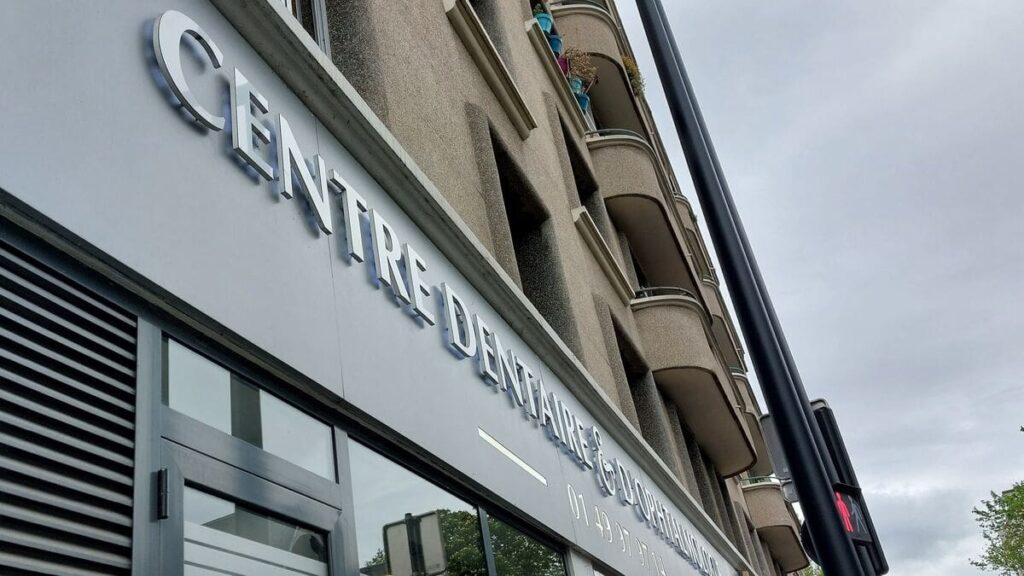 Fraude présumée : trois centres de santé Dentylis fermés en Île-de-France Fraude présumée : trois centres de santé Dentylis fermés en Île-de-France
