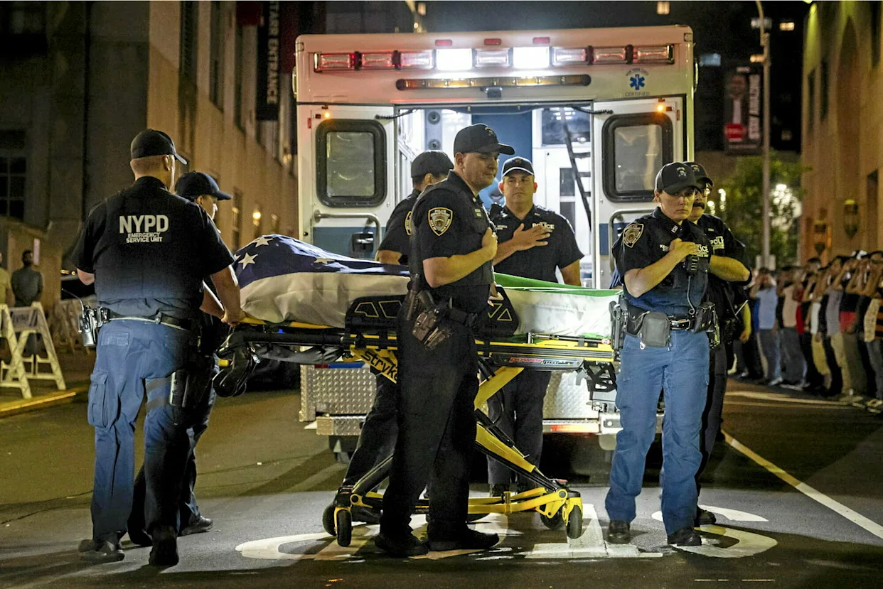 Fusillade meurtrière dans un club de New York : trois morts et onze blessés