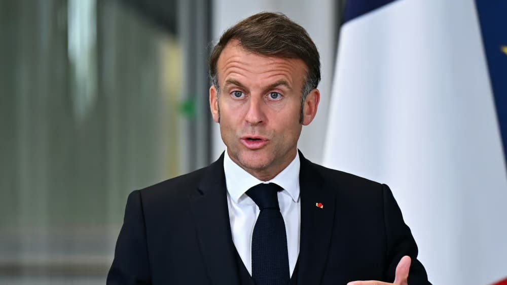 Macron attendu lundi à Washington pour des discussions sur l’Ukraine avec Trump et Zelensky