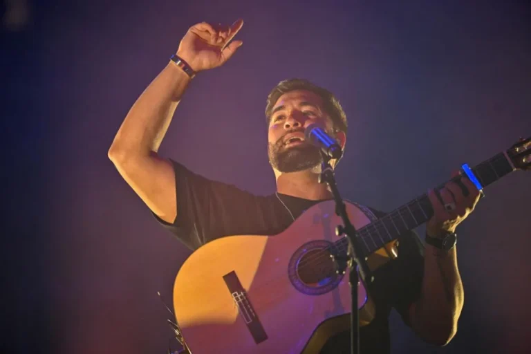 Kendji Girac publiera en octobre un livre intime sur sa vie et ses blessures