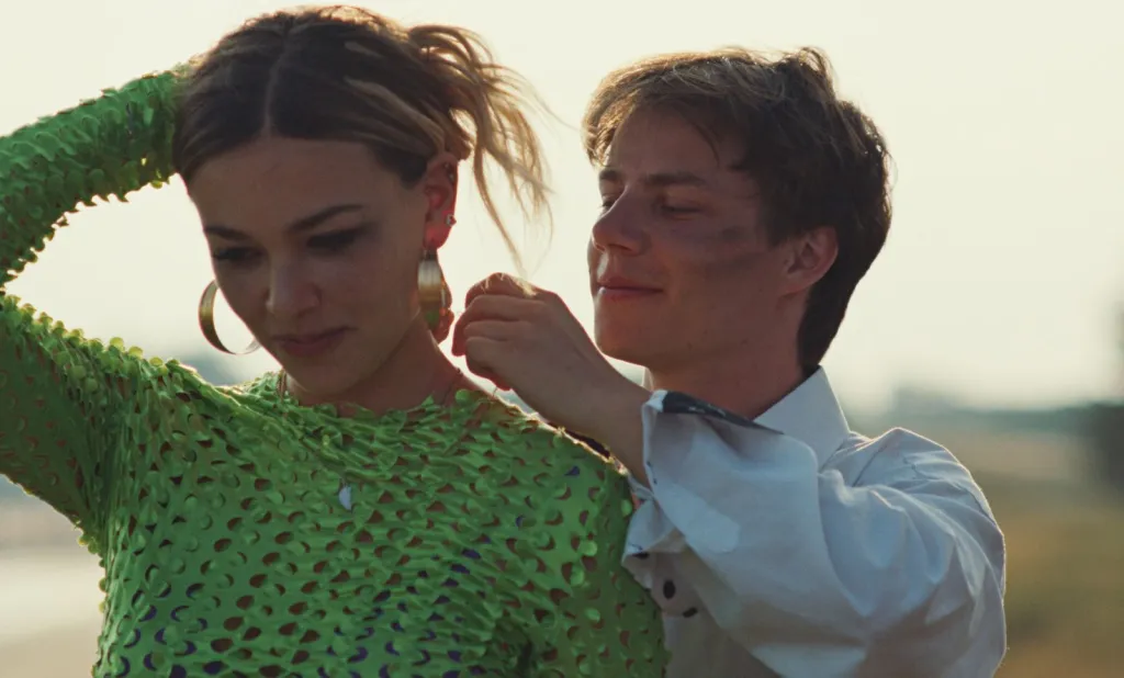 “L’Épreuve du feu” : un drame lumineux sur l’identité et le poids des regards