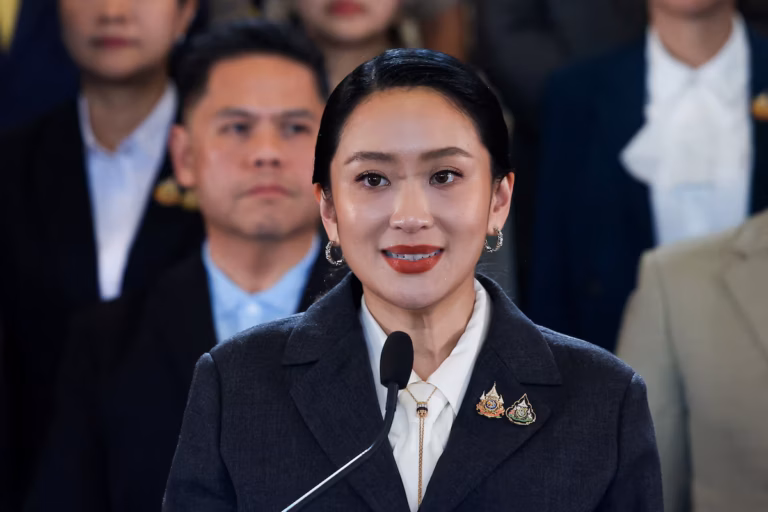 La Cour constitutionnelle thaïlandaise destitue la Première ministre Paetongtarn Shinawatra pour violation de l’éthique