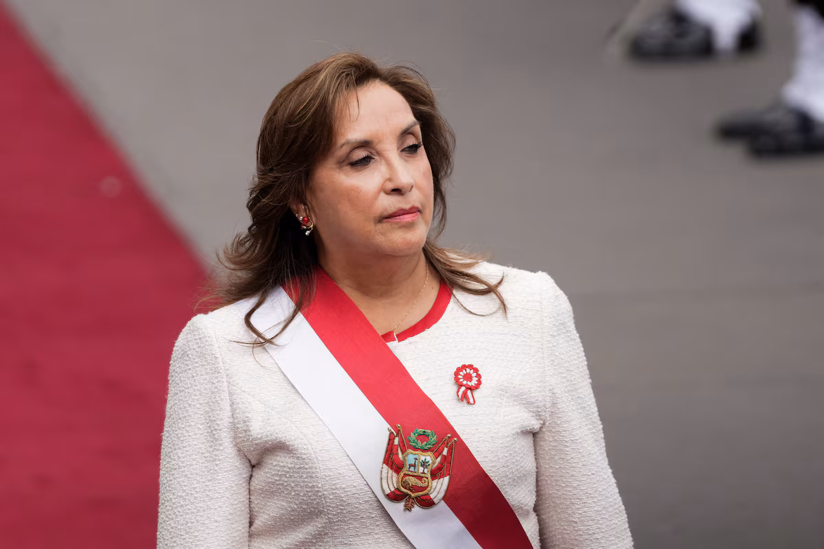 La justice péruvienne suspend les enquêtes contre la présidente Dina Boluarte jusqu’à la fin de son mandat