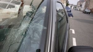 Le Mans : une cinquantaine de voitures vandalisées en pleine nuit — photo