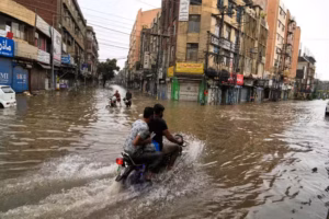 Le Pakistan défend sa gestion des inondations après la mort de plus de 270 personnes dans le nord-ouest