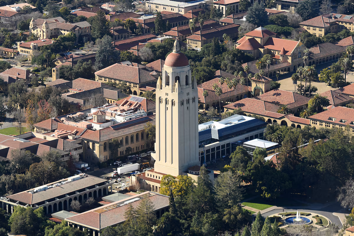 Liberté d'expression bafouée ? Un journal étudiant de Stanford attaque l'administration Trump en justice
