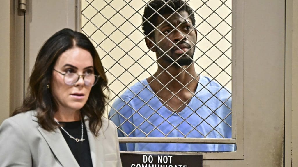 Lil Nas X plaide non coupable après avoir été inculpé pour agression sur des policiers à Los Angeles @AP