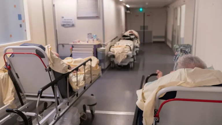 Lorient : les urgences débordées, l’hôpital appelle à la retenue