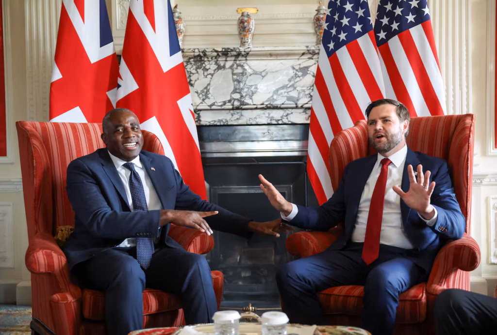 Malgré leurs désaccords sur Gaza, les États-Unis et le Royaume-Uni veulent mettre fin à la crise, affirme JD Vance