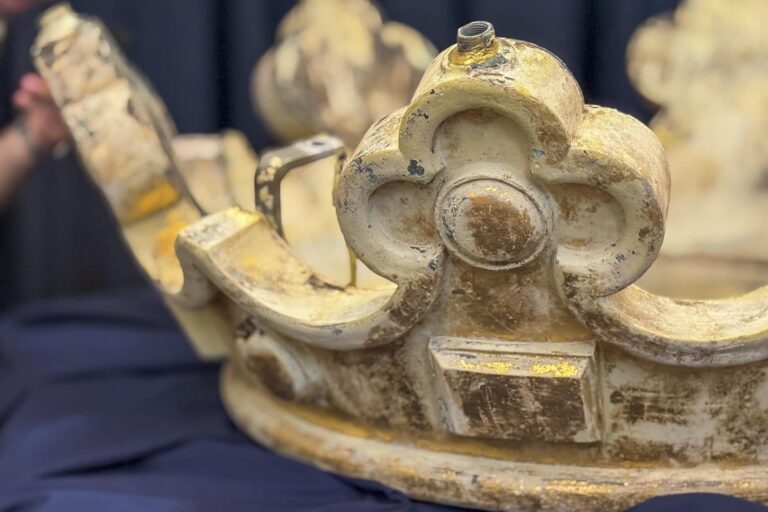 Marseille, la couronne de la Bonne Mère quitte sa place pour la première fois depuis 1870