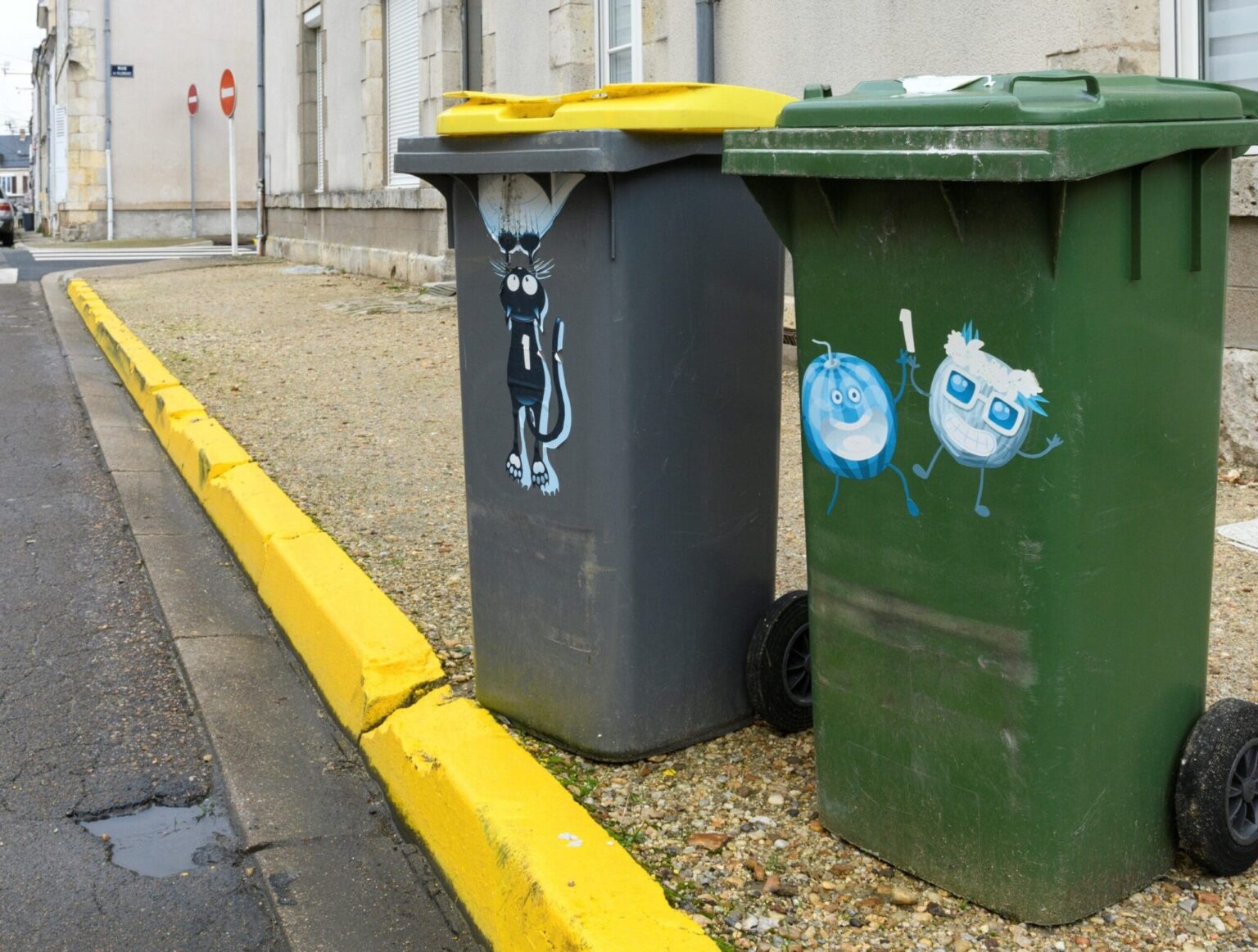 Niort : de faux agents tentent une arnaque aux conteneurs à déchets, l’agglo lance l’alerte Niort : de faux agents tentent une arnaque aux conteneurs à déchets, l’agglo lance l’alerte