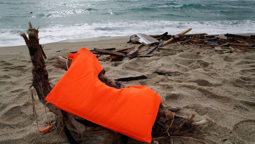 Au large de la Grèce, dix-huit migrants meurent dans le naufrage d’une embarcation près de l’île de Chrysi @AP