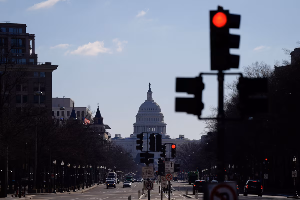 Trump promet de « reprendre » Washington en ciblant sans-abris et criminalité, le maire dément toute vague de violence