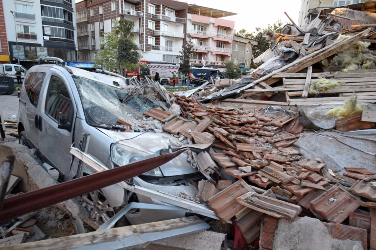 Un séisme de magnitude 6,1 frappe le nord-ouest de la Turquie : un mort et 29 blessés