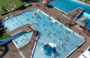 Un sexagénaire tué après avoir été percuté par un enfant de 8 ans depuis un plongeoir