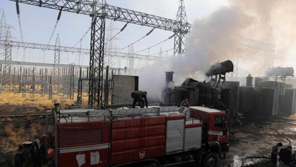 Une centrale électrique frappée près de Sanaa après de nouvelles tensions régionales
