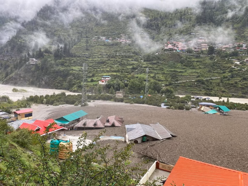 Une coulée de boue dévaste un village en Inde : au moins quatre morts et des dizaines de disparus