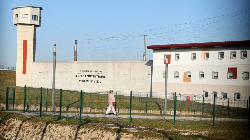 Permission controversée à Vendin le Vieil, le détenu réintègre sa cellule