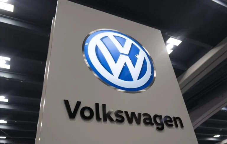 Volkswagen et Bosch veulent démocratiser la conduite autonome dès 2026