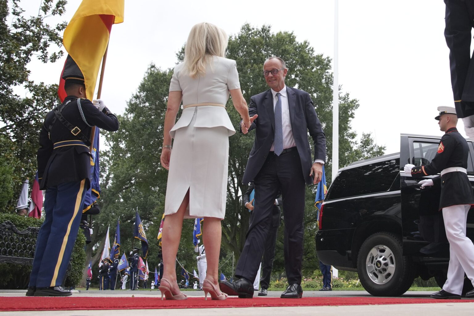 REPORTAGE PHOTO – Le chancelier allemand Friedrich Merz à la Maison Blanche pour la rencontre Trump-Zelensky